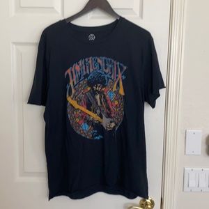 Super soft Jimi Hendrix tee in great condition!